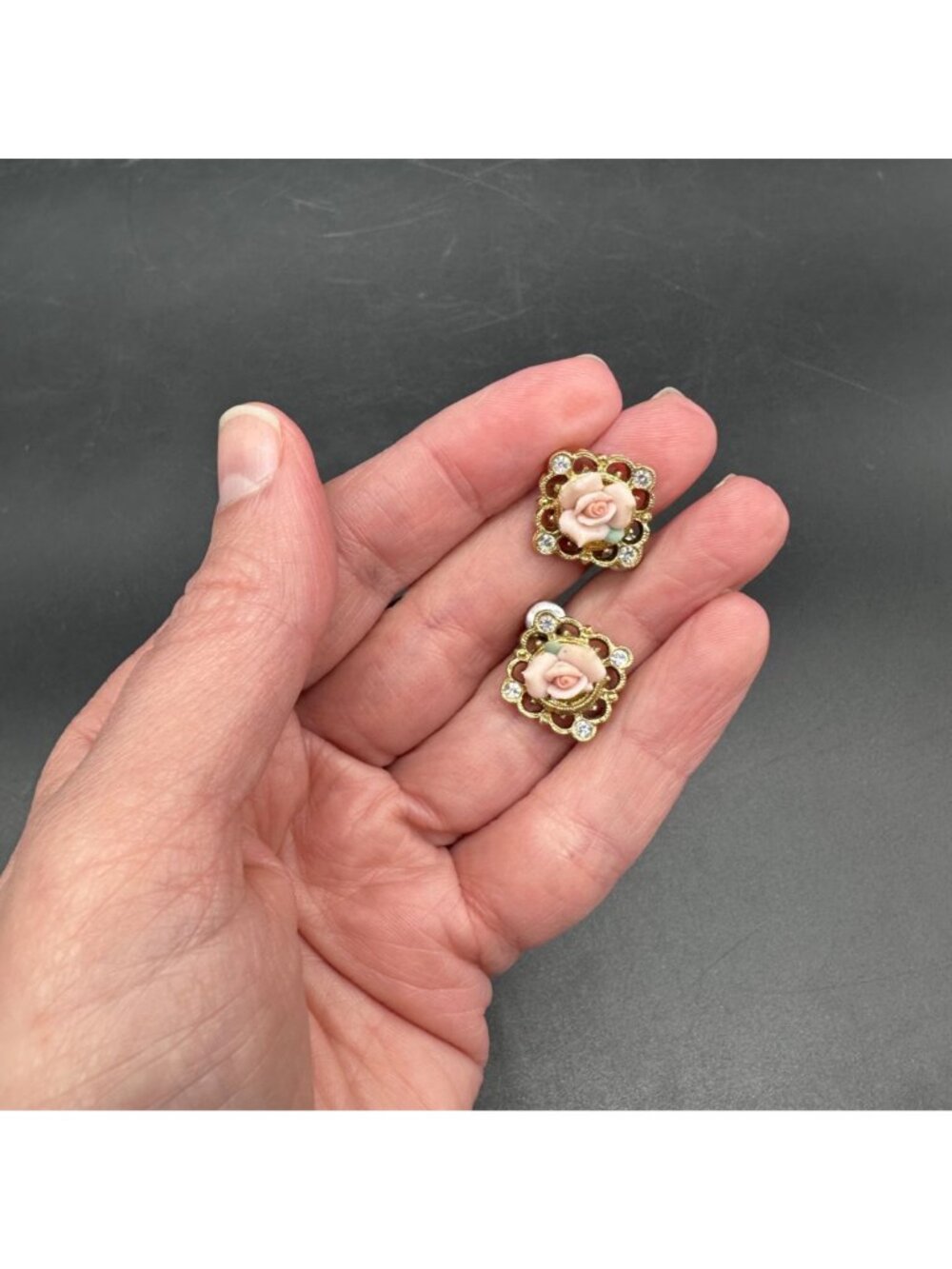 Vintage Pink Rose Earrings Rhinestones Flowers Gold Tone Floral Cottage Retro - Picture 5 of 6